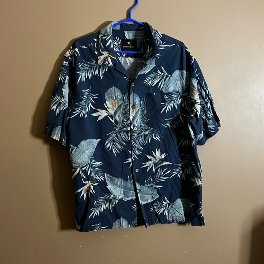 😄100% silk Hawaiian vacation style shirt. B6